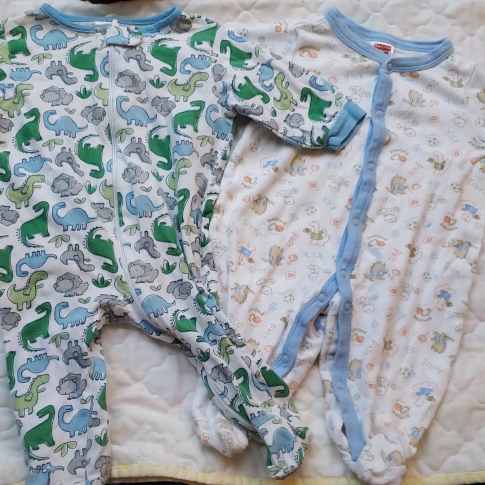 3/$12 ☆ Sleep n Play 3-6 months